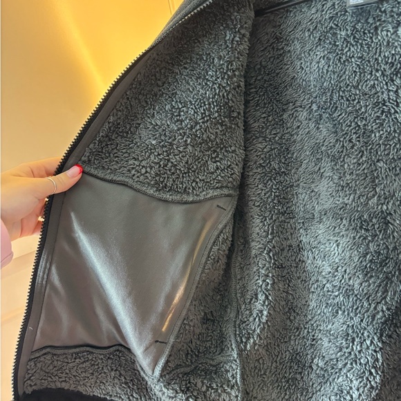 Black Boys North Face with Gray fur on Inside - Picture 5 of 6